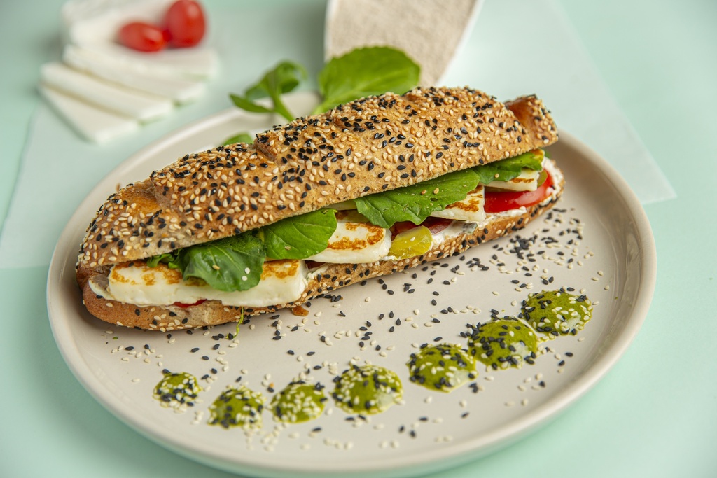 Halloumi sandwich ساندويش الحلوم
